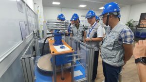 What is so special about the core layer of NEOFLOOR SPC Flooring?